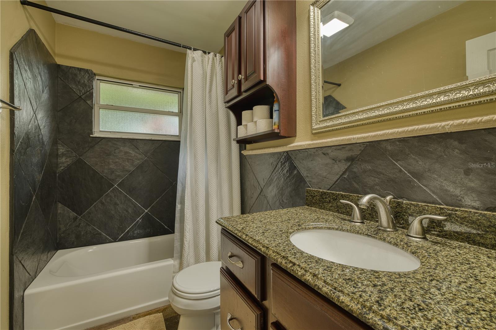Image 24 of 41 For 5331 Oak Court