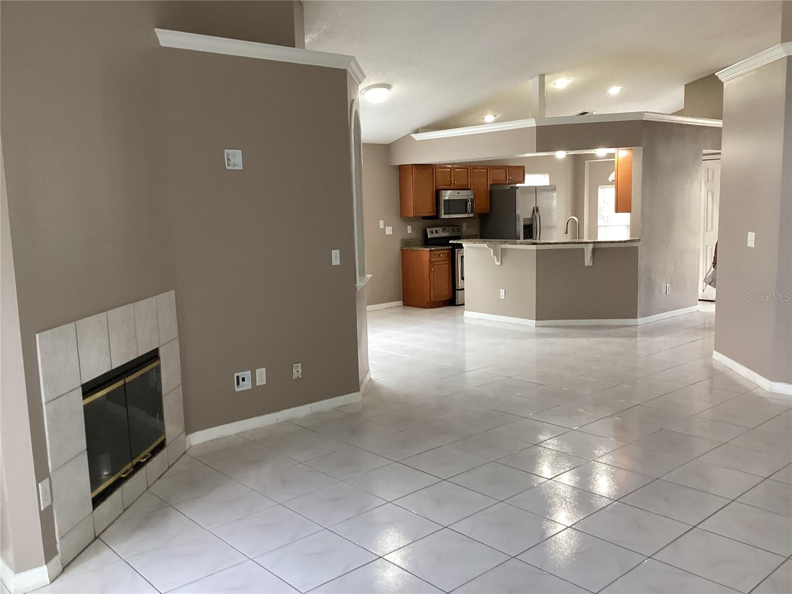 Image 10 of 30 For 572 Lancer Oak Drive