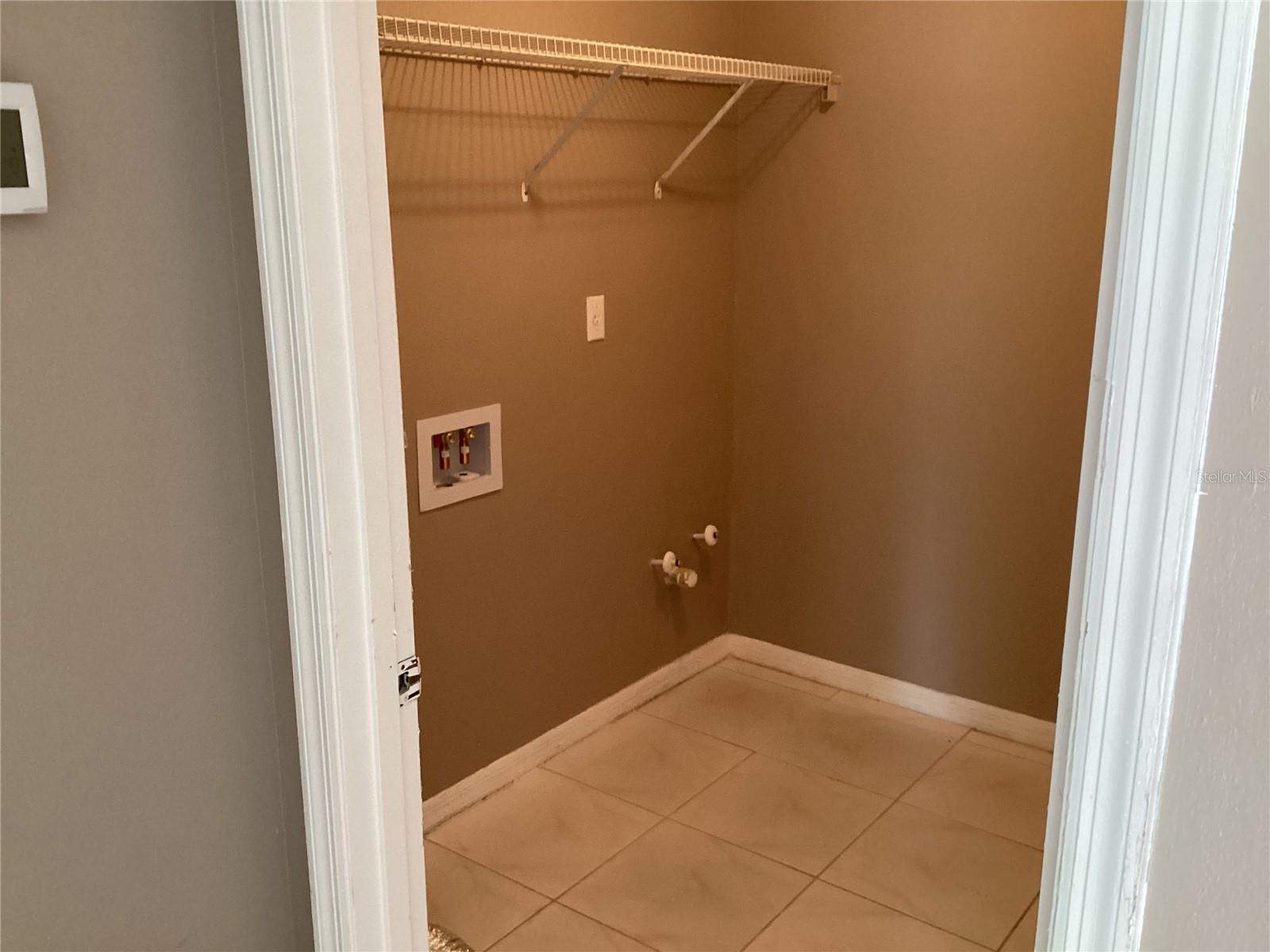 Image 20 of 30 For 572 Lancer Oak Drive
