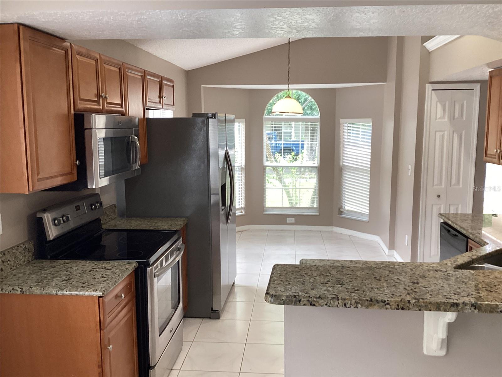Image 7 of 30 For 572 Lancer Oak Drive