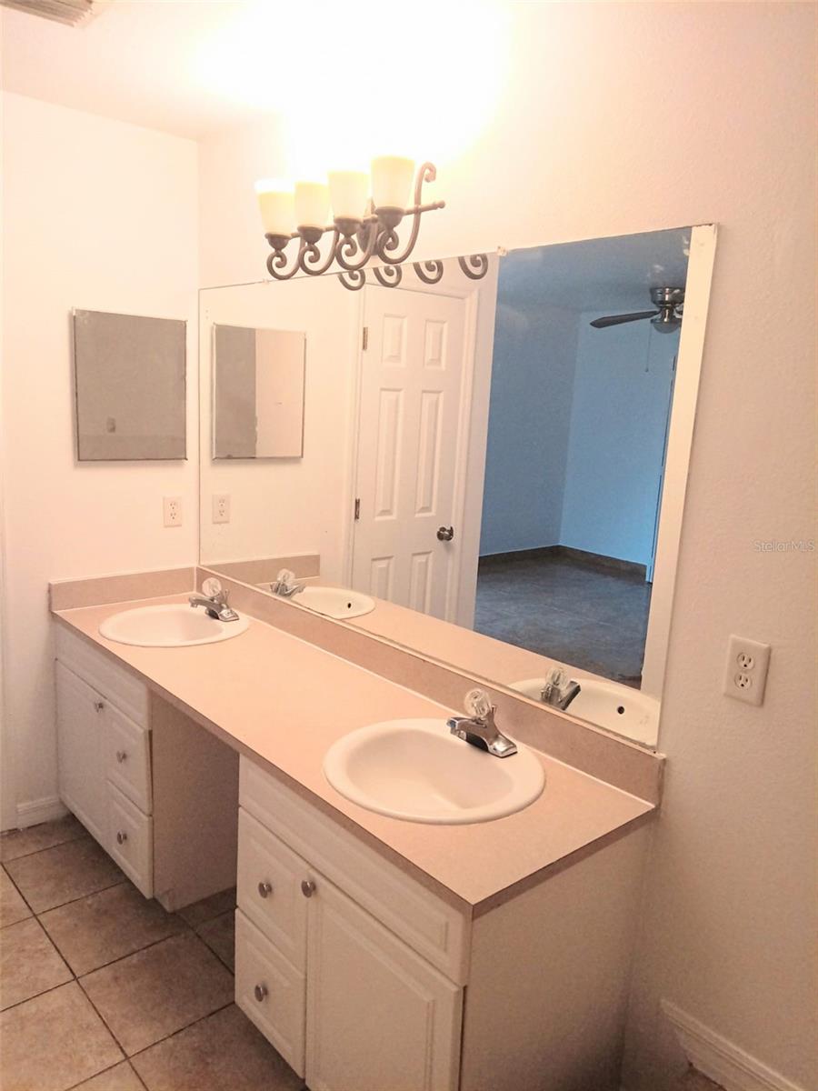 Image 11 of 18 For 429 Coconut Palm Way
