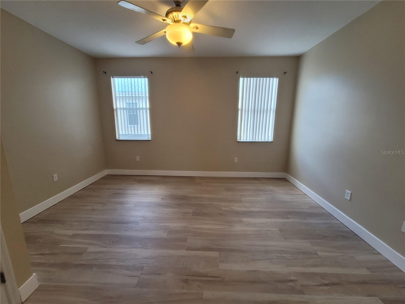 Image 11 of 17 For 605 Elmhurst Court