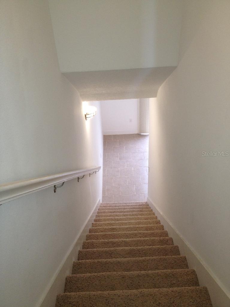 Image 7 of 10 For 605 Elmhurst Court