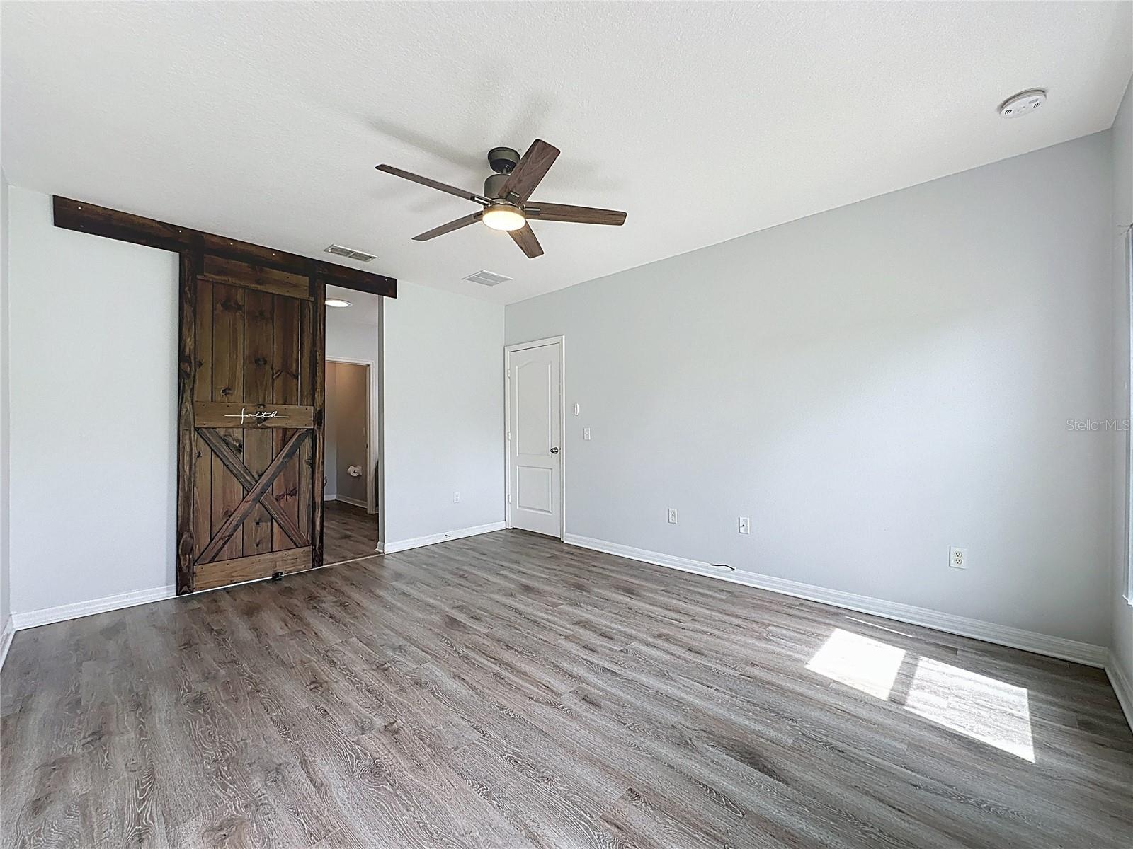 Image 16 of 43 For 3169 Queen Alexandria Drive
