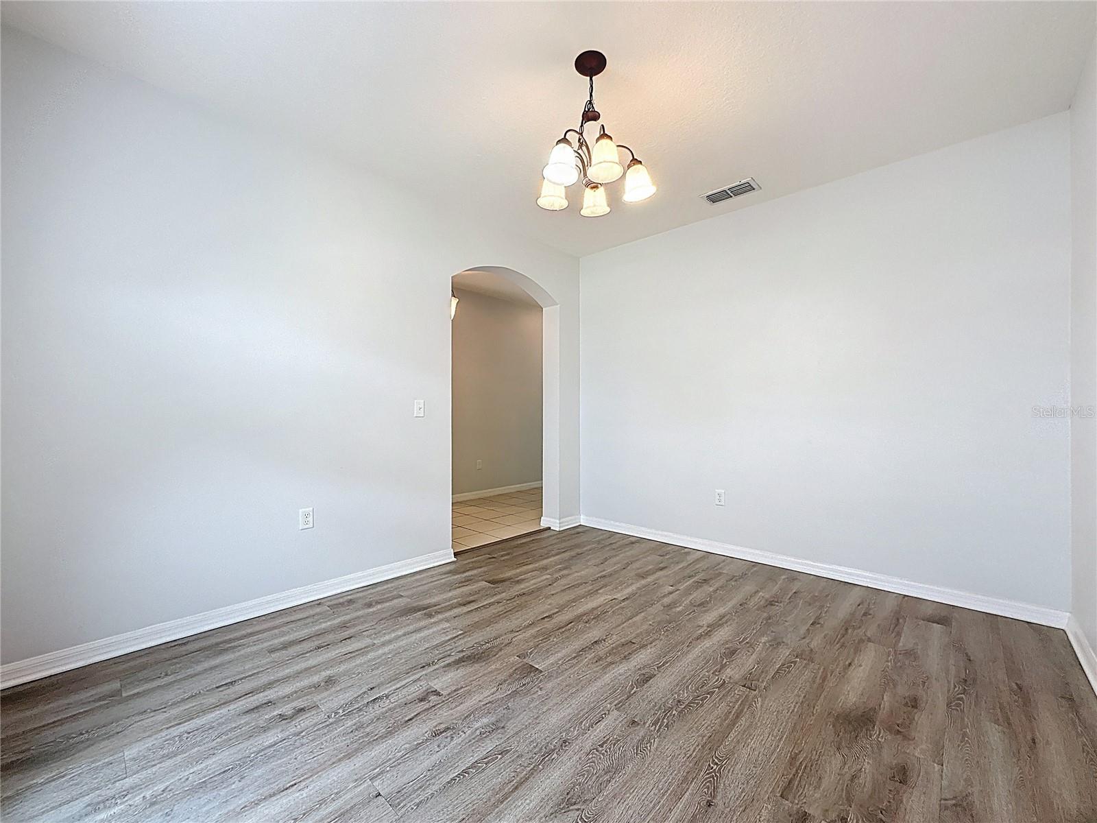 Image 34 of 43 For 3169 Queen Alexandria Drive