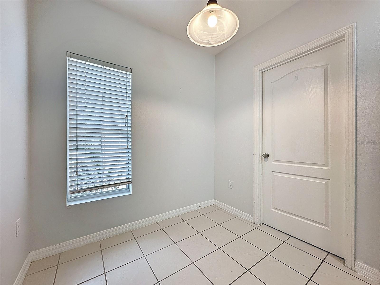 Image 36 of 43 For 3169 Queen Alexandria Drive