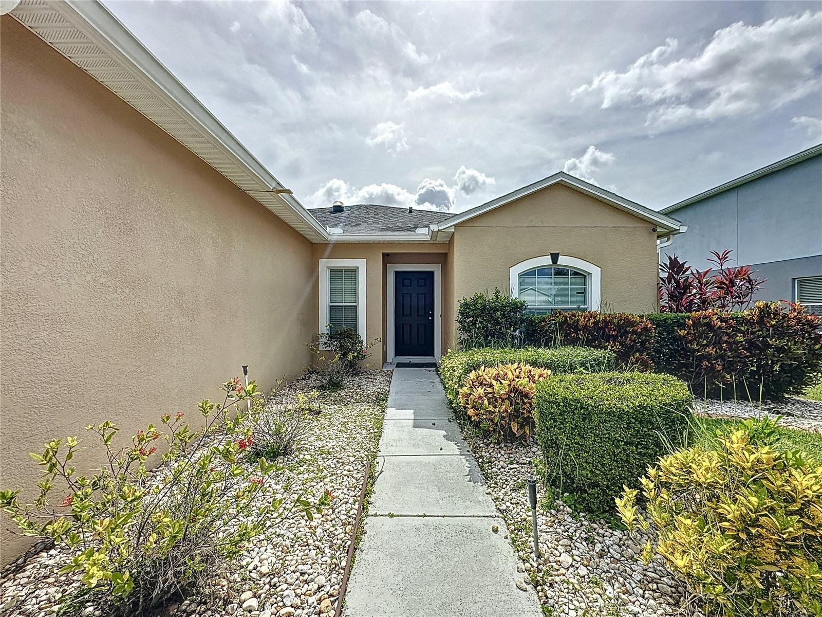 Image 4 of 43 For 3169 Queen Alexandria Drive