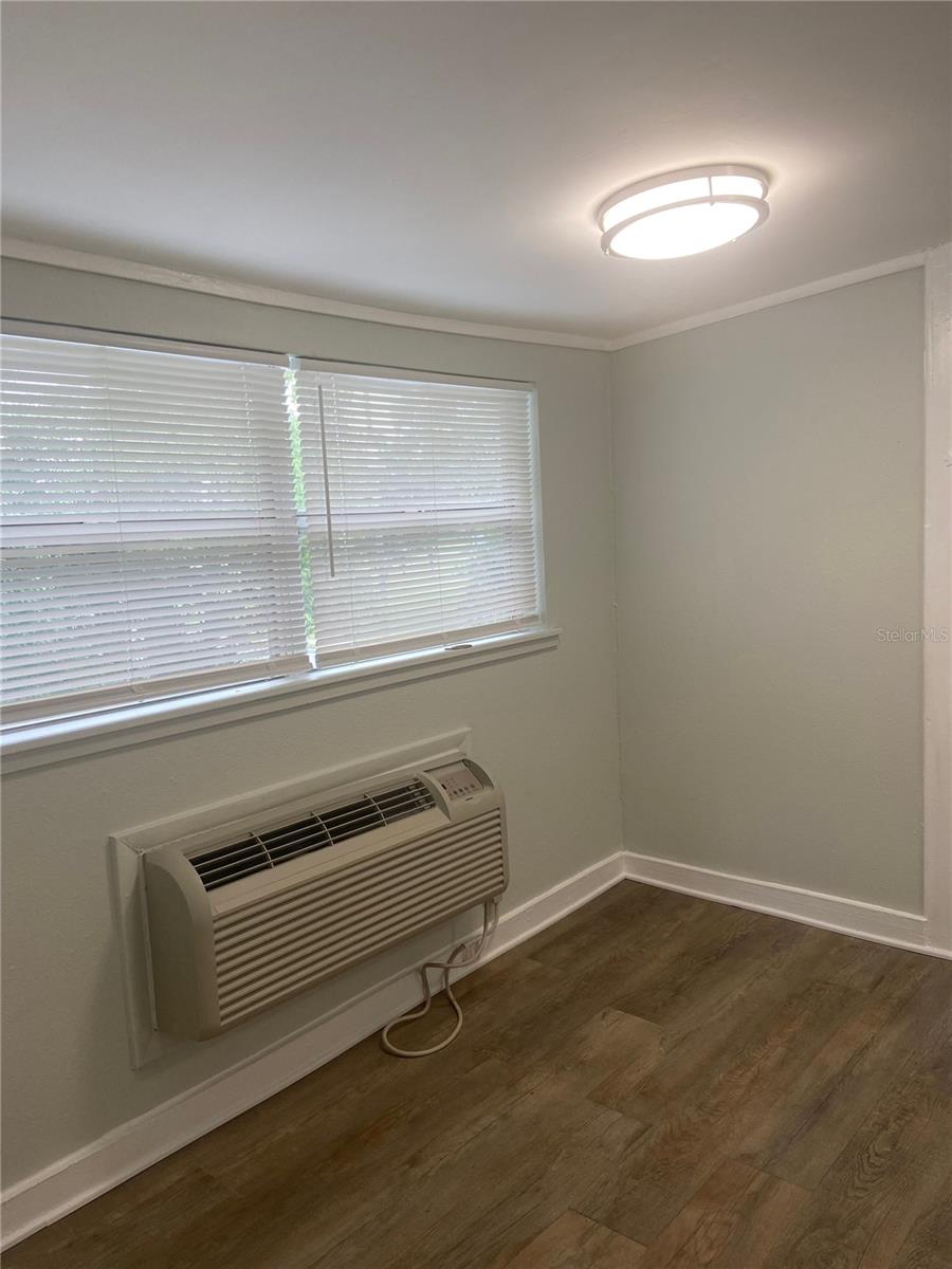 Image 4 of 12 For 228 Beaumont Avenue Unit 6