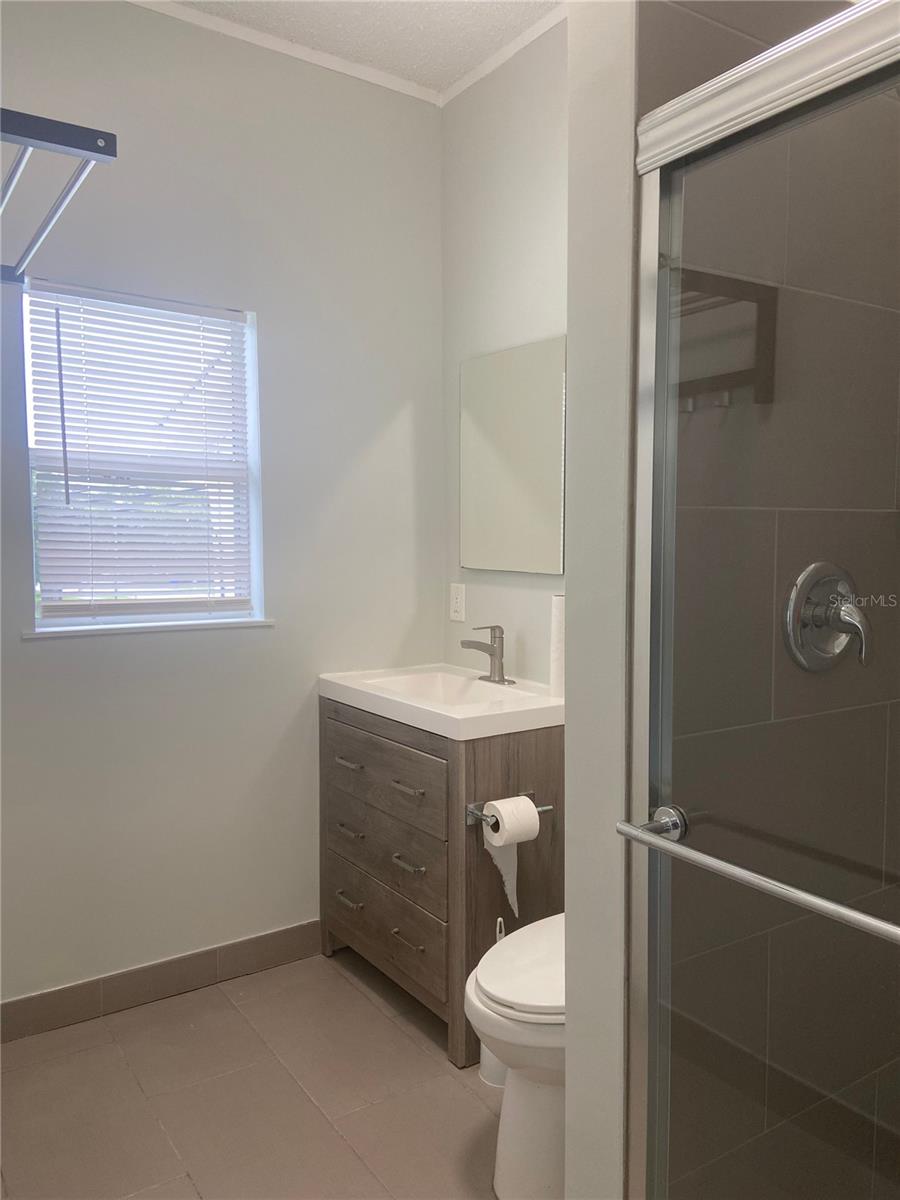 Image 9 of 12 For 228 Beaumont Avenue Unit 6