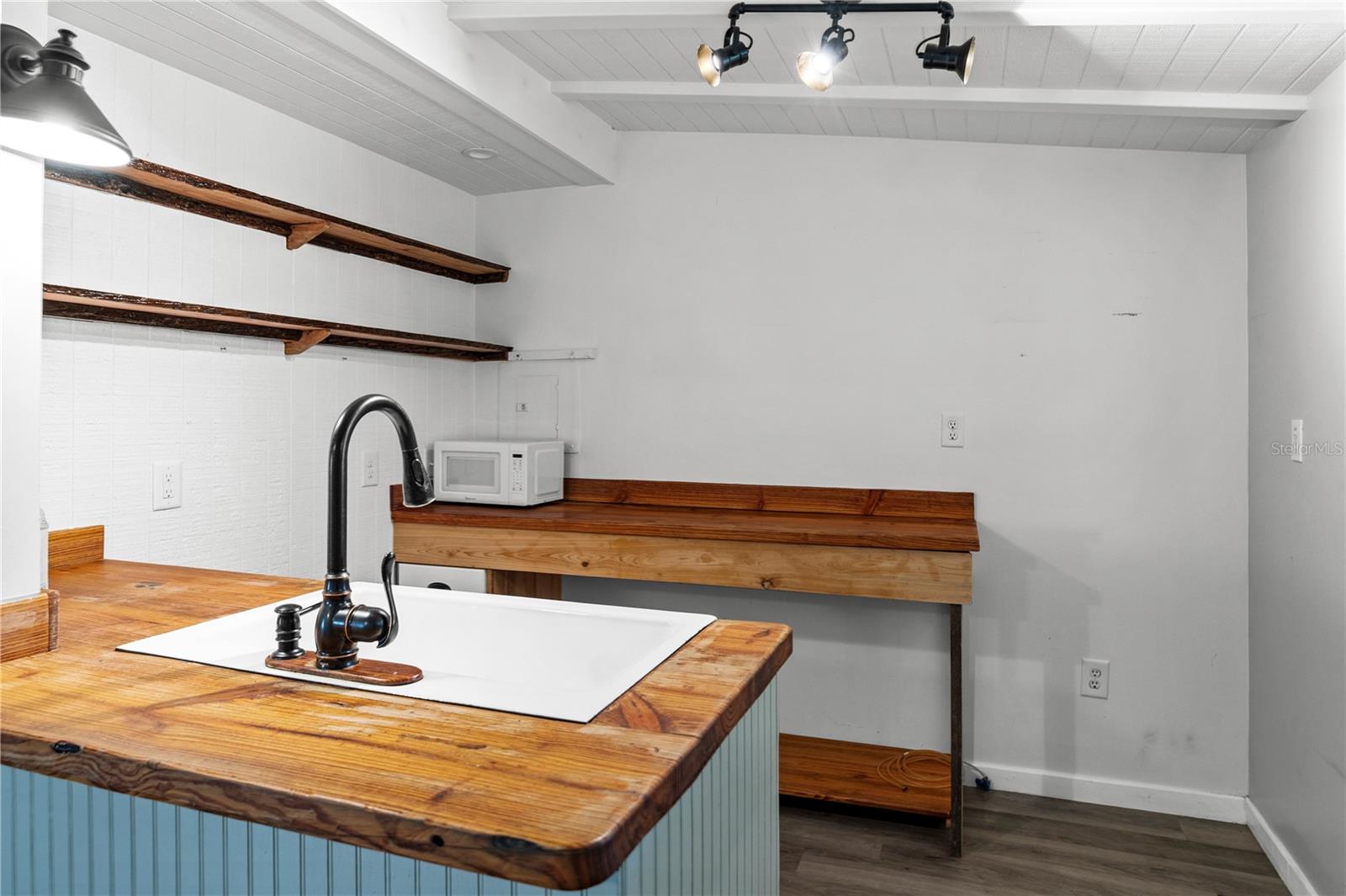 Image 4 of 23 For 415 1st Street