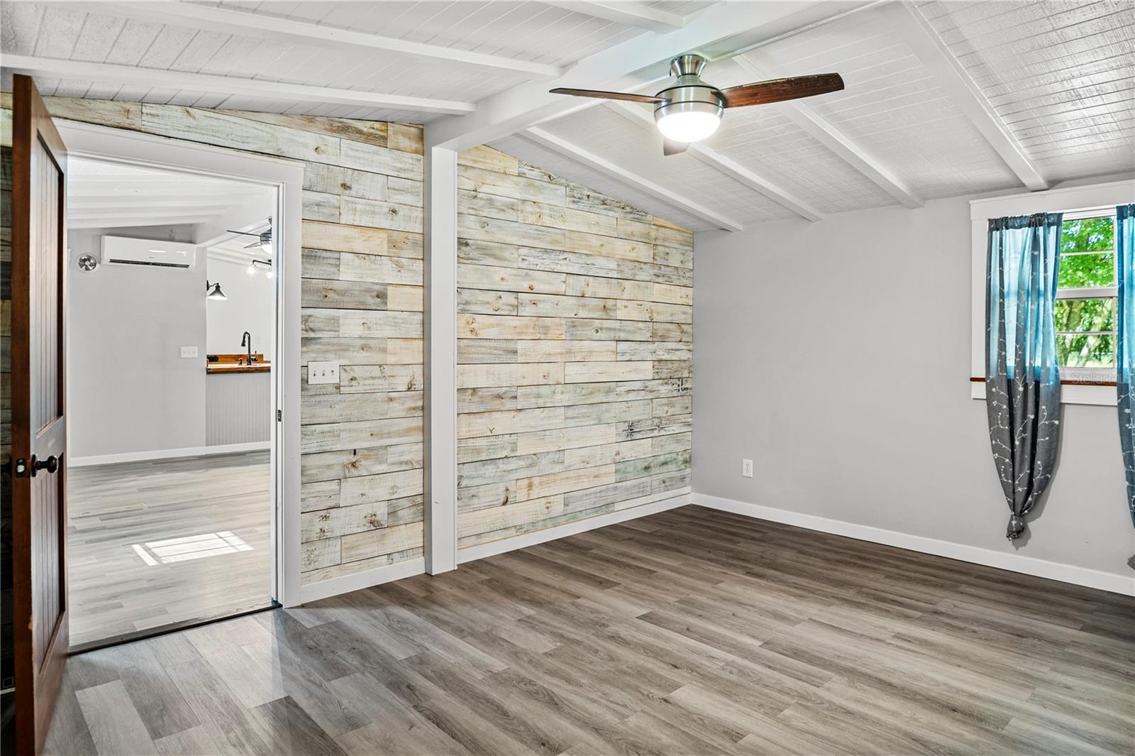 Image 8 of 23 For 415 1st Street