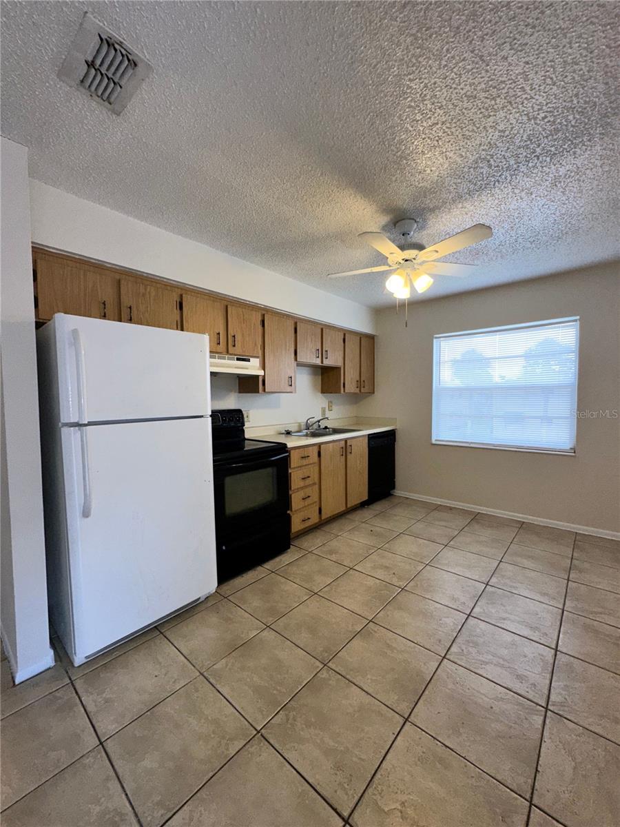 Image 7 of 10 For 705 Michigan Court 3