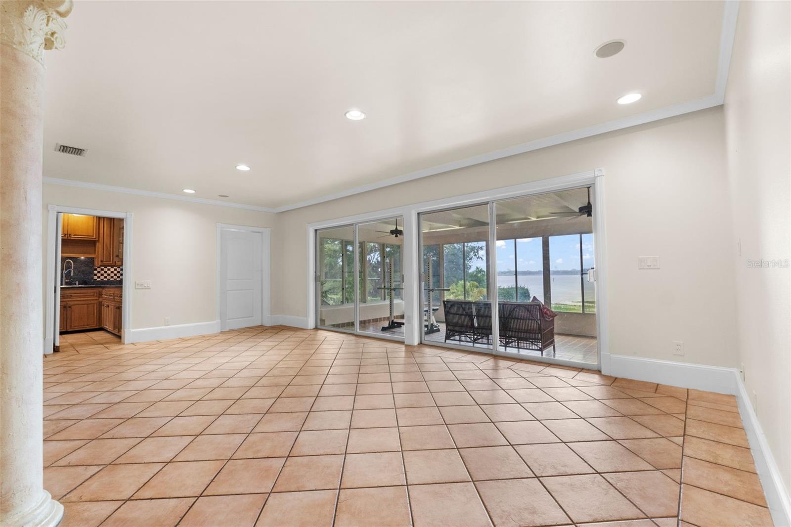 Image 12 of 73 For 1121 Sunset Drive