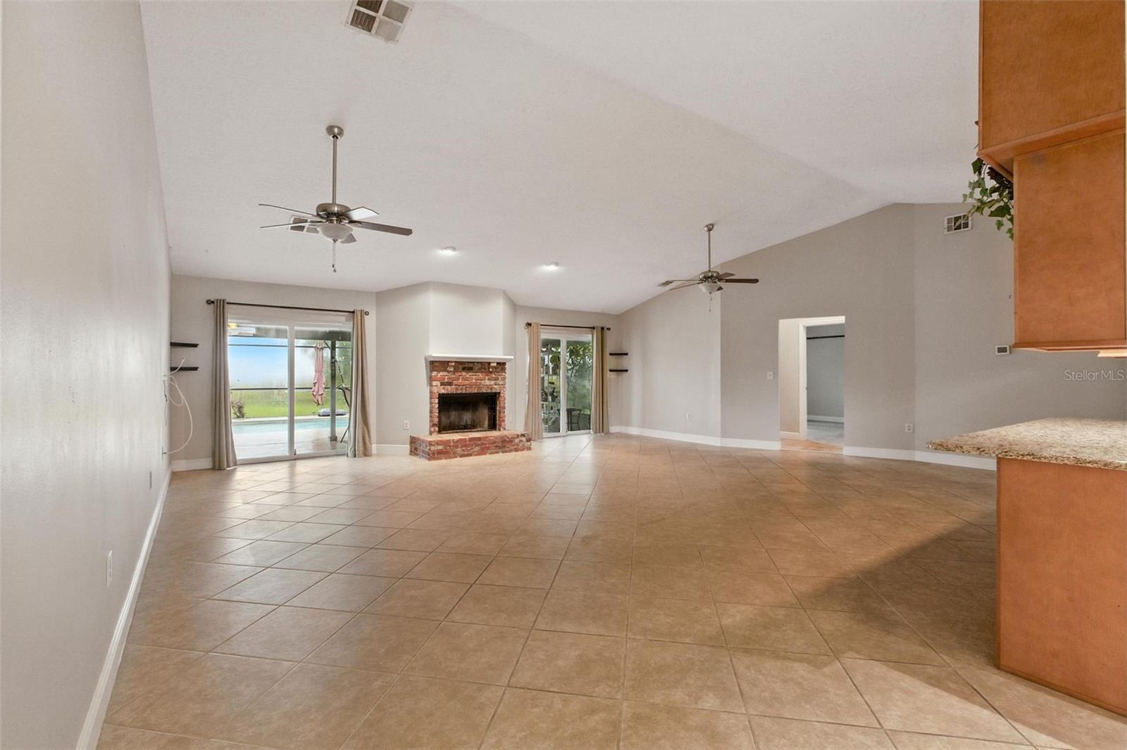 Image 10 of 52 For 1358 Emerald Drive