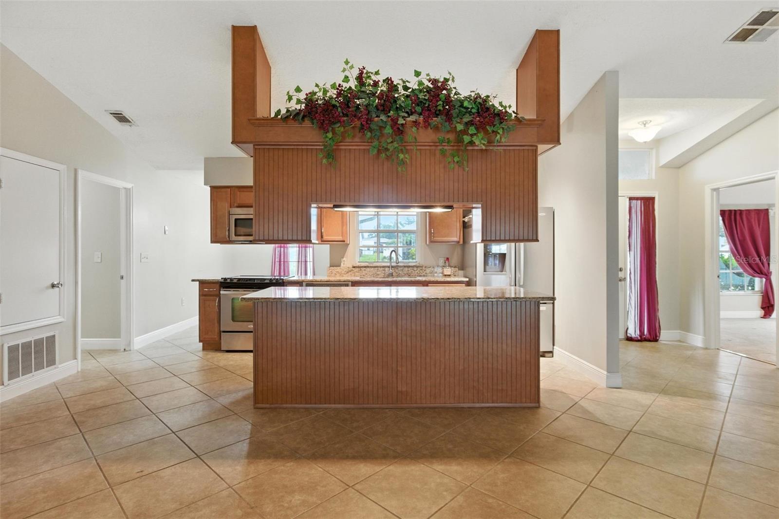 Image 14 of 52 For 1358 Emerald Drive