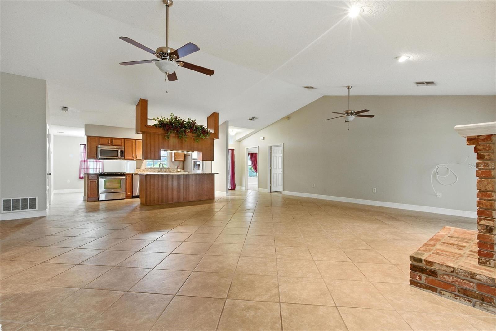 Image 17 of 52 For 1358 Emerald Drive