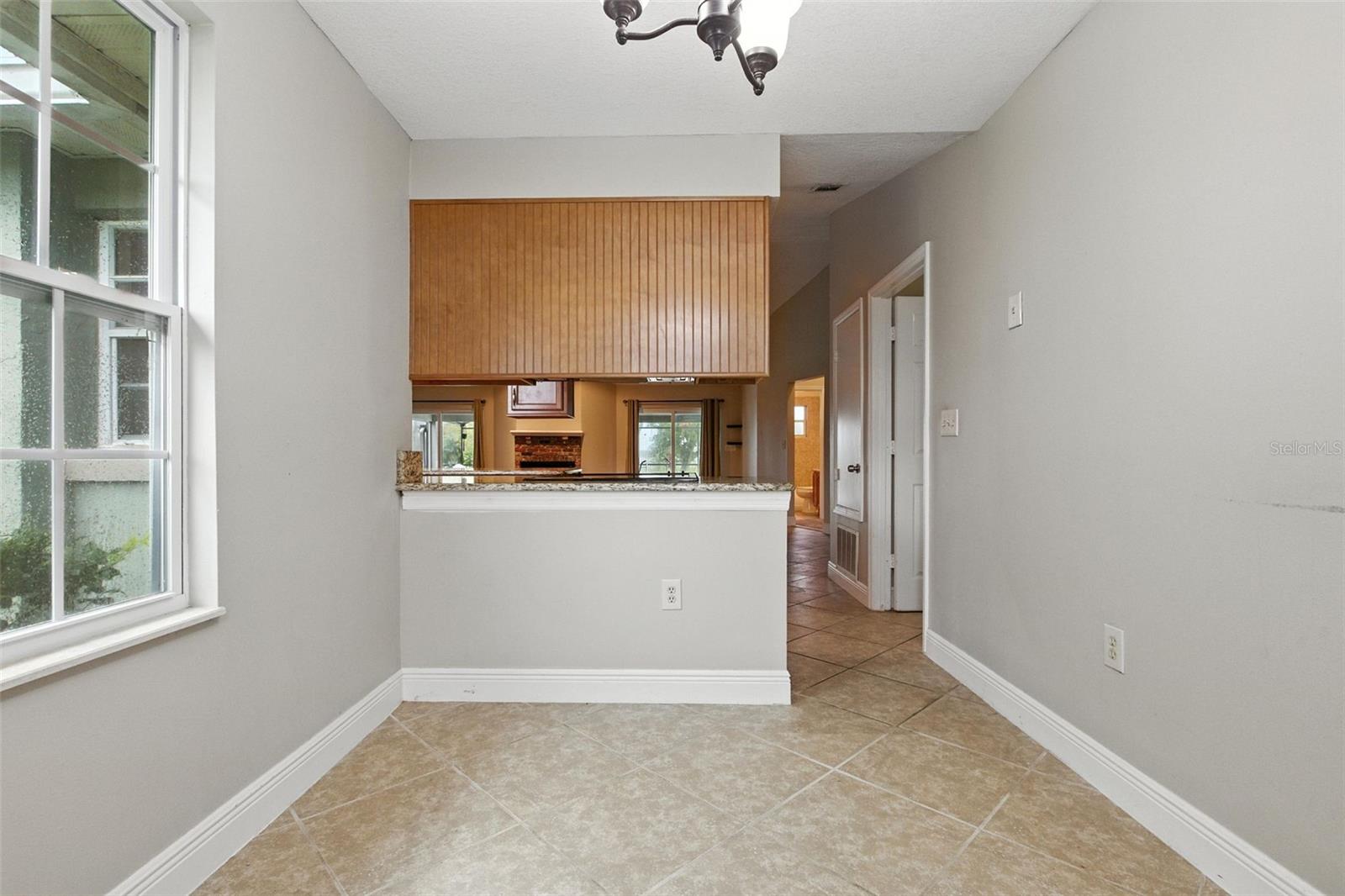 Image 20 of 52 For 1358 Emerald Drive