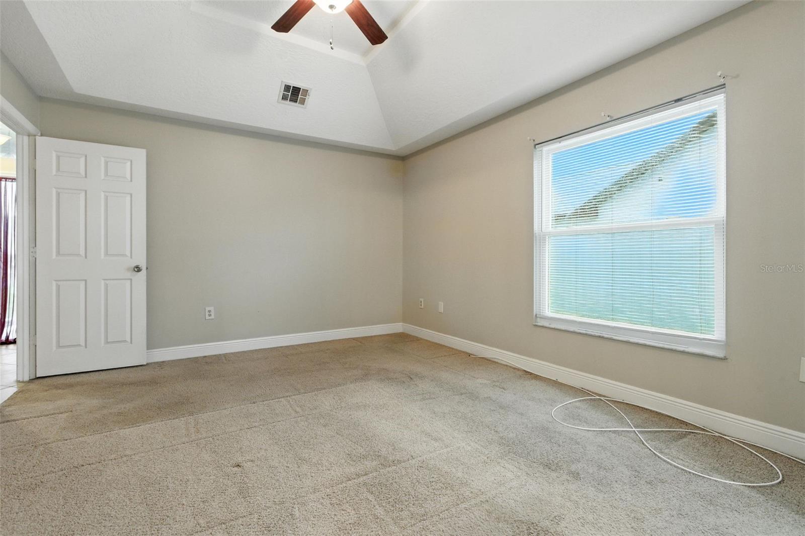 Image 23 of 52 For 1358 Emerald Drive