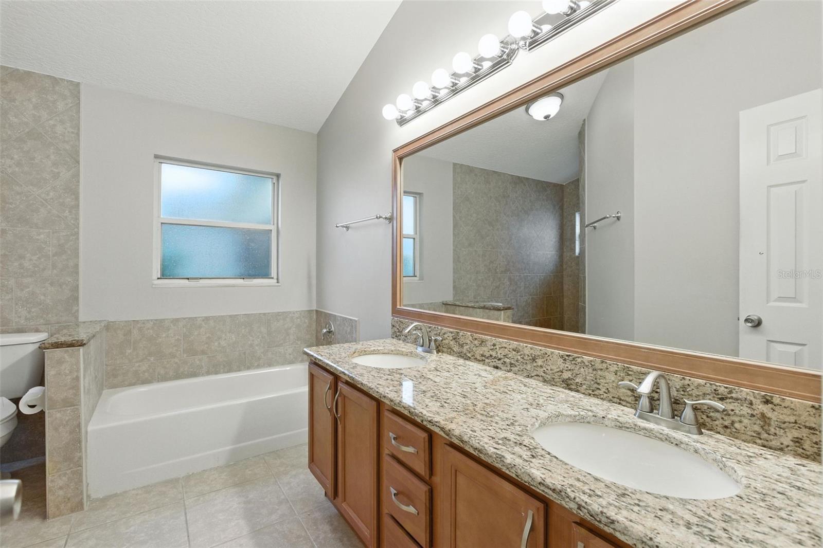 Image 24 of 52 For 1358 Emerald Drive