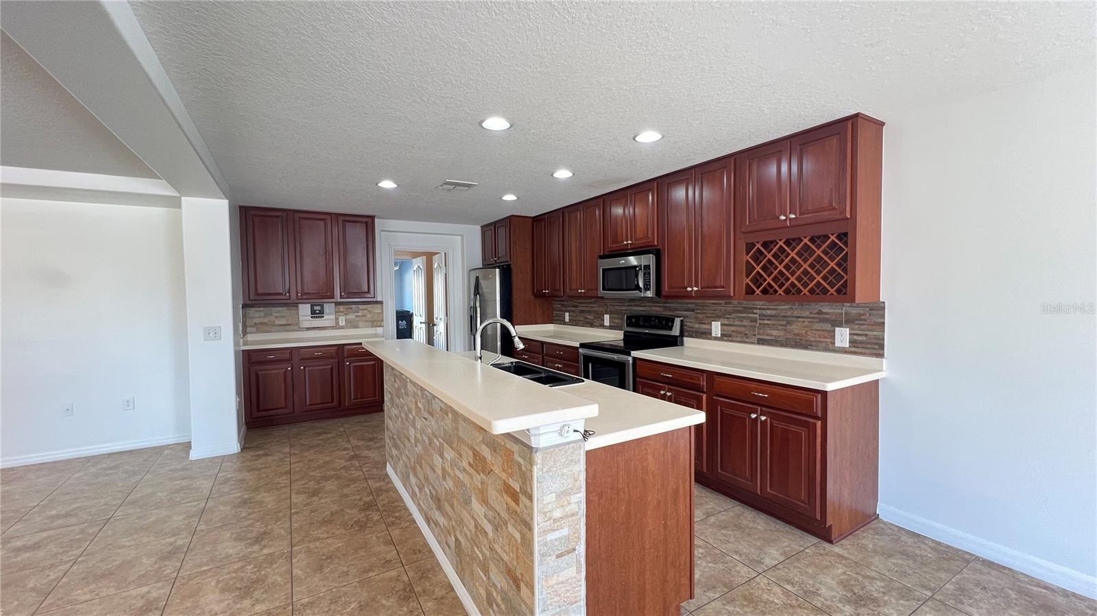 Image 14 of 54 For 446 Rosselli Boulevard