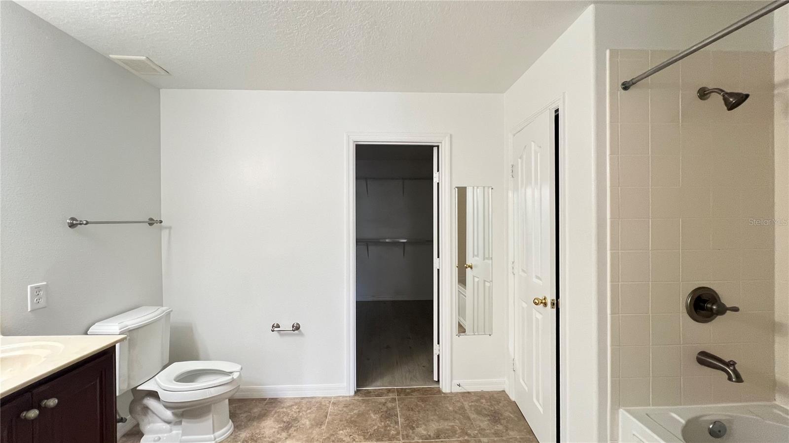 Image 40 of 54 For 446 Rosselli Boulevard