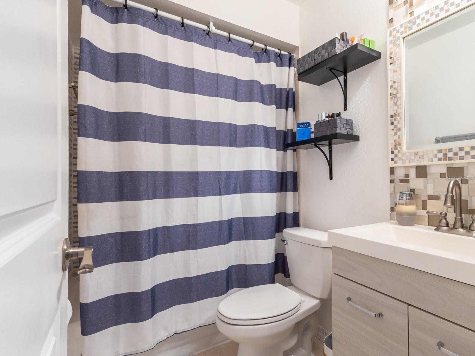 Image 9 of 19 For 4252 Pershing Pointe Pl  1