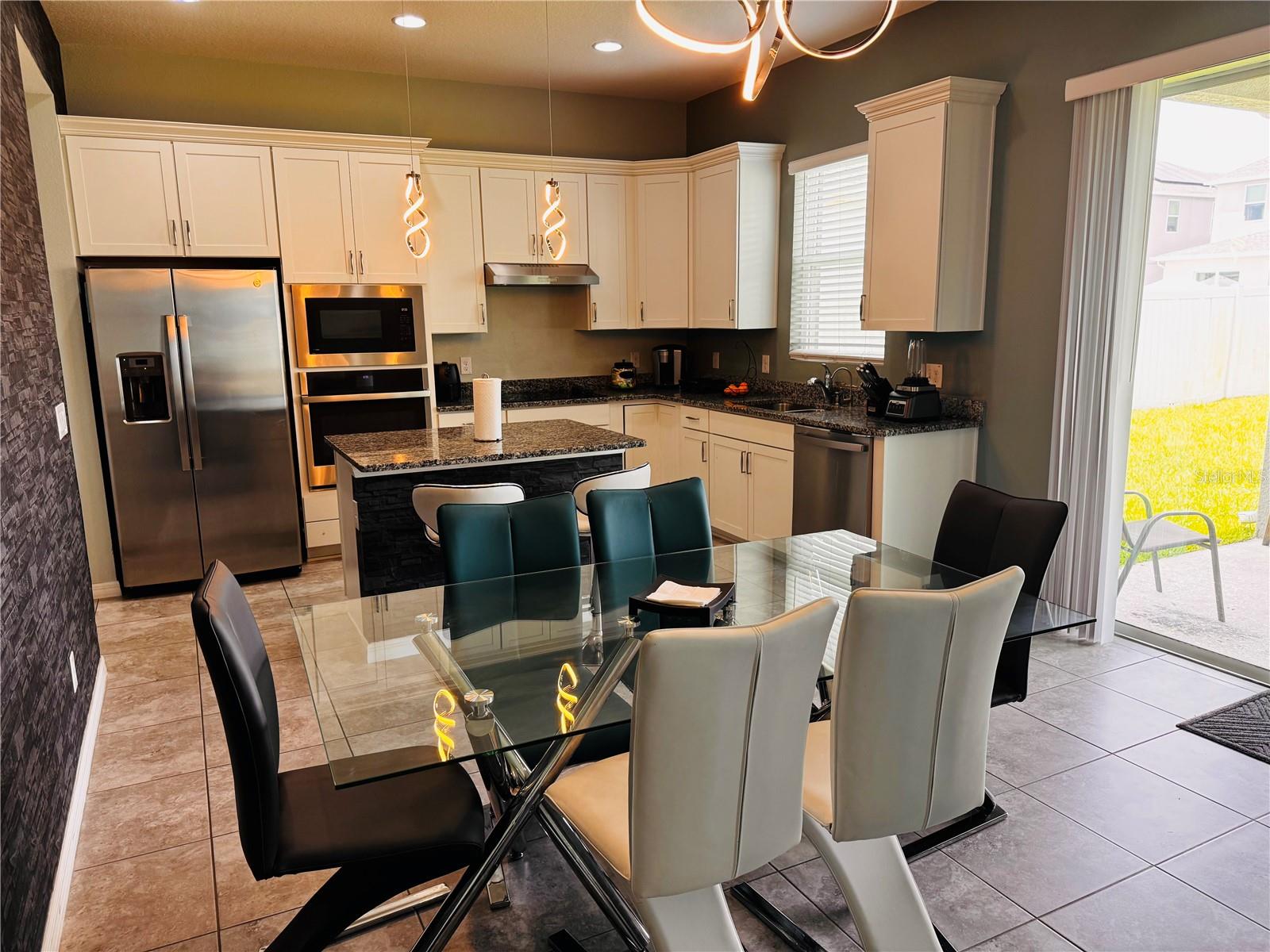 Image 6 of 21 For 2082 Sola Vista Avenue