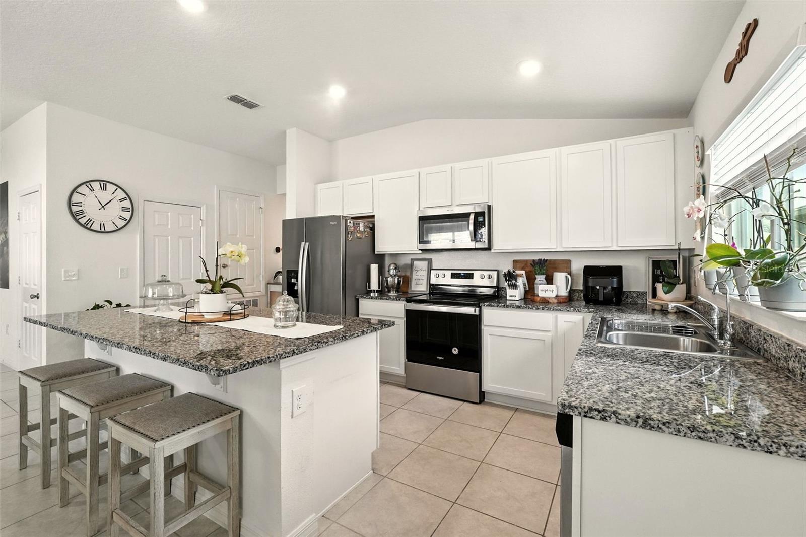 Image 10 of 38 For 3240 Casa Del Rey Avenue