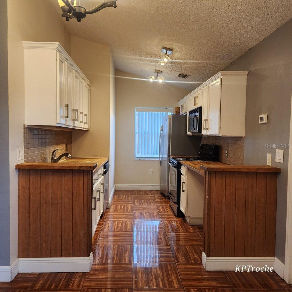 Image 4 of 13 For 523 Eagle Pointe N