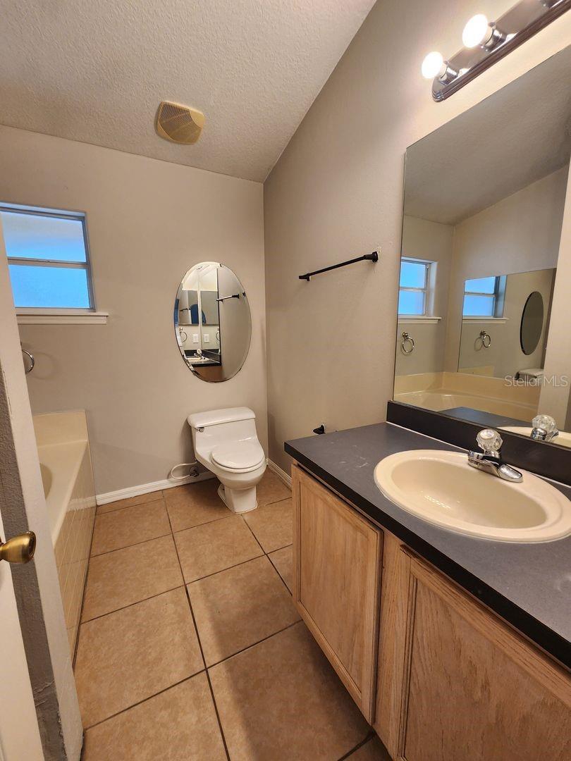Image 19 of 23 For 421 Magpie Court