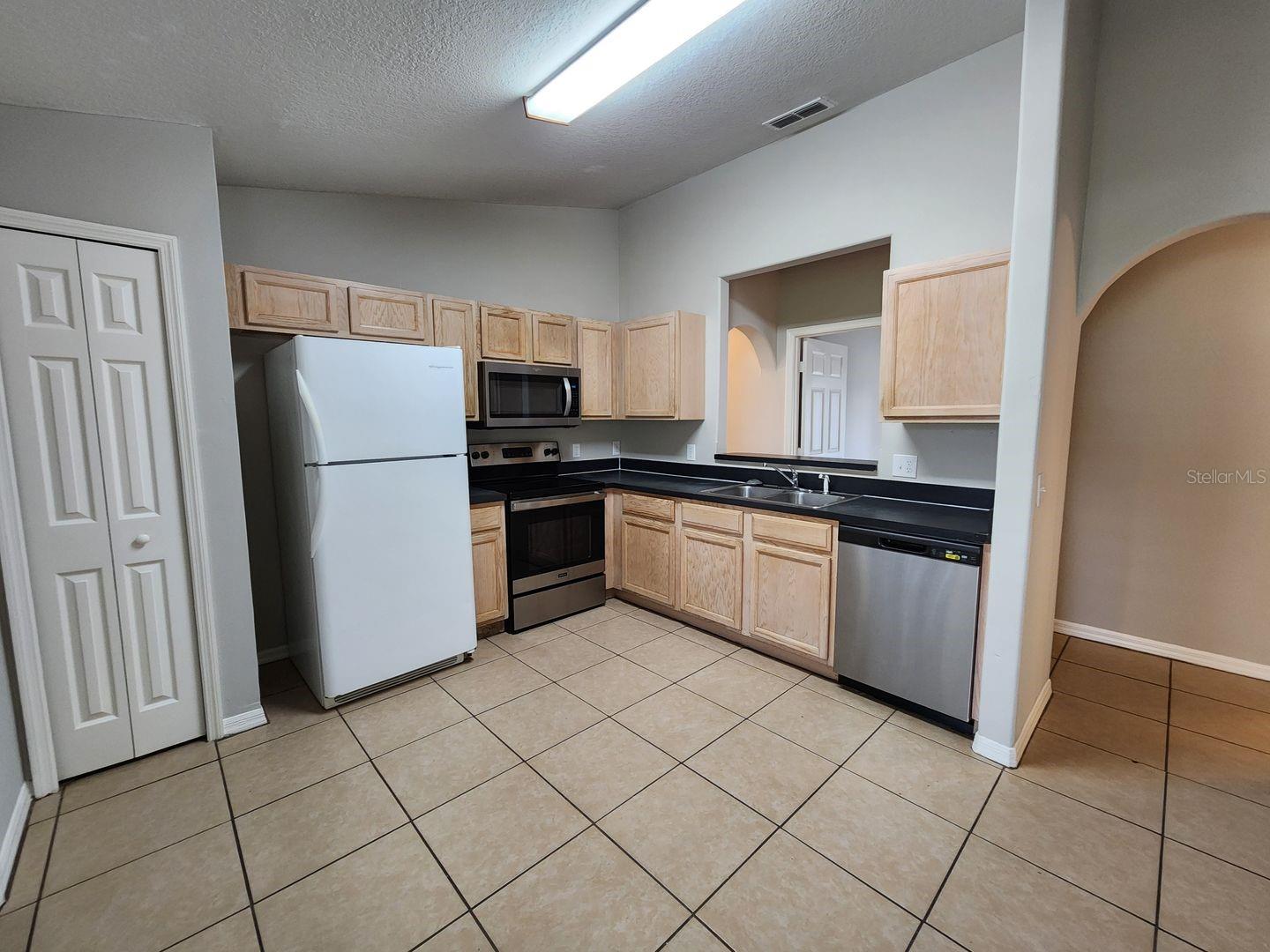 Image 6 of 23 For 421 Magpie Court