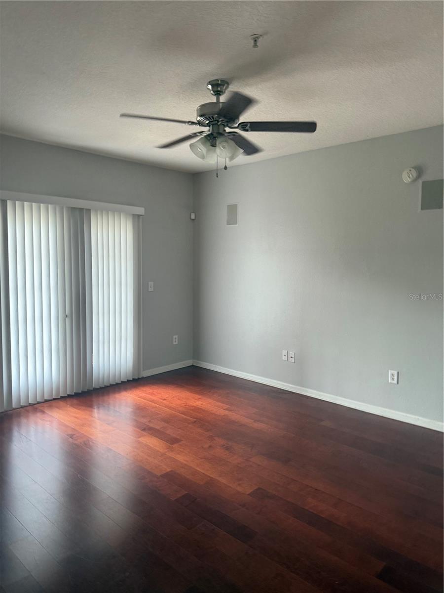Image 4 of 9 For 2001 Tizewell Circle 1505