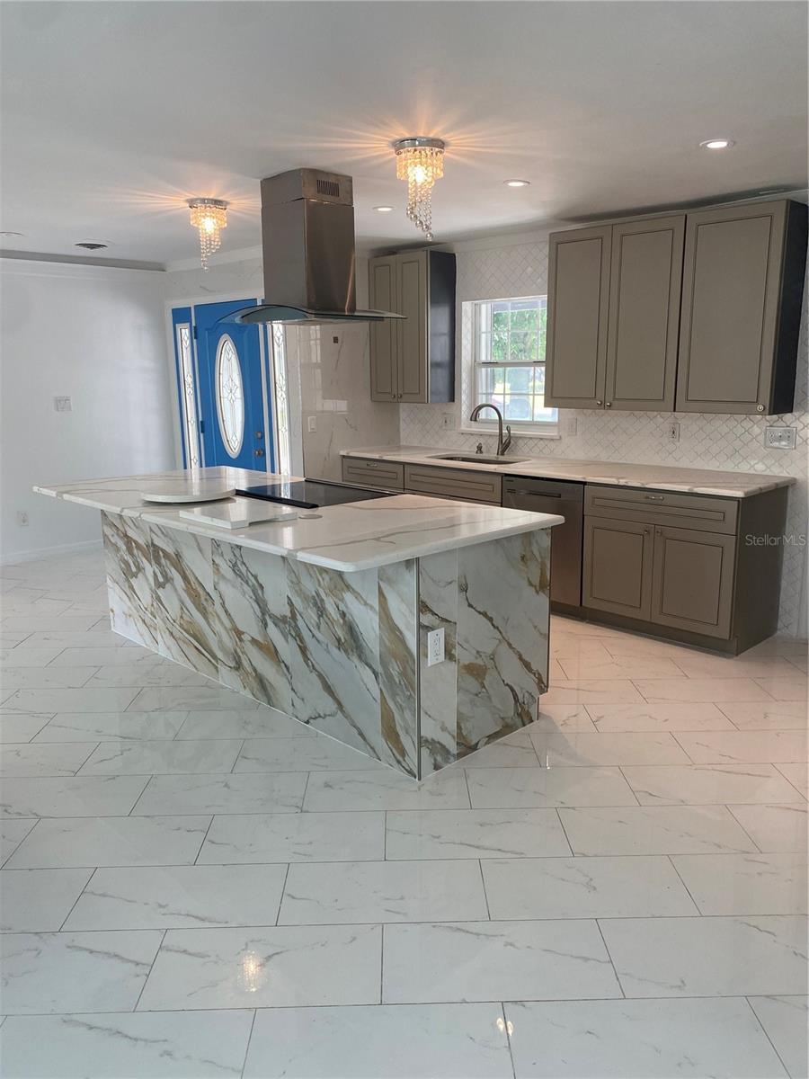 Image 10 of 60 For 3823 Bainbridge Avenue