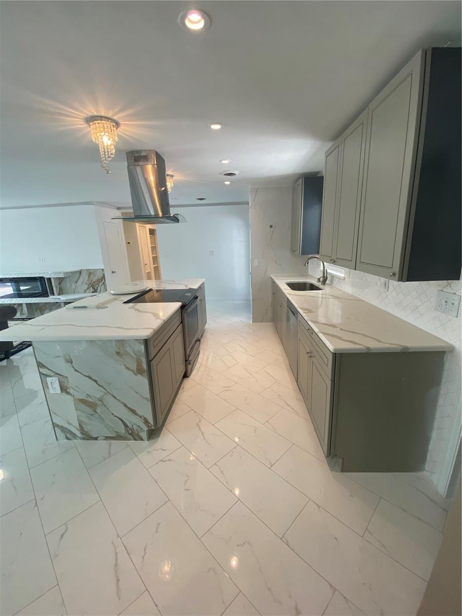 Image 11 of 60 For 3823 Bainbridge Avenue