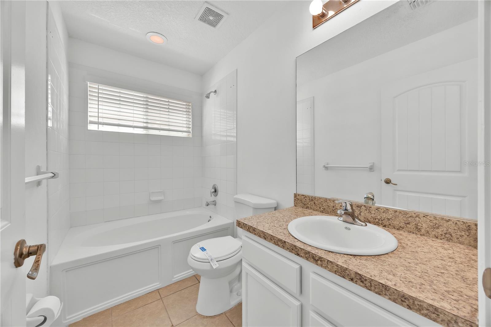 Image 18 of 28 For 923 Sumner Street