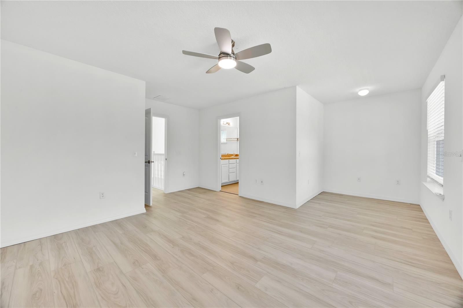 Image 21 of 28 For 923 Sumner Street