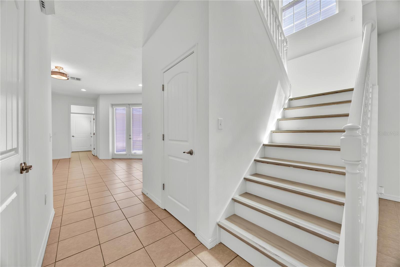 Image 8 of 28 For 923 Sumner Street