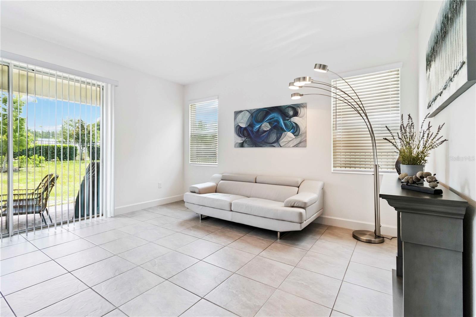 Image 9 of 40 For 5653 Del Coronado Drive