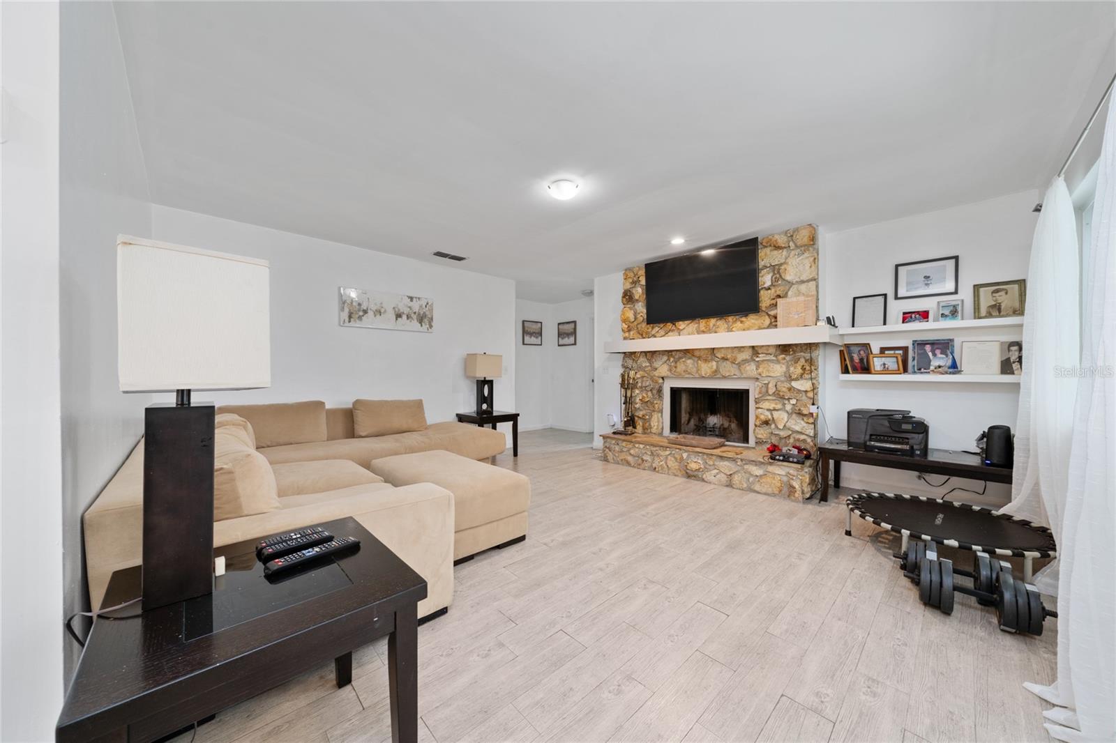 Image 16 of 33 For 8442 Cedar Cove Drive