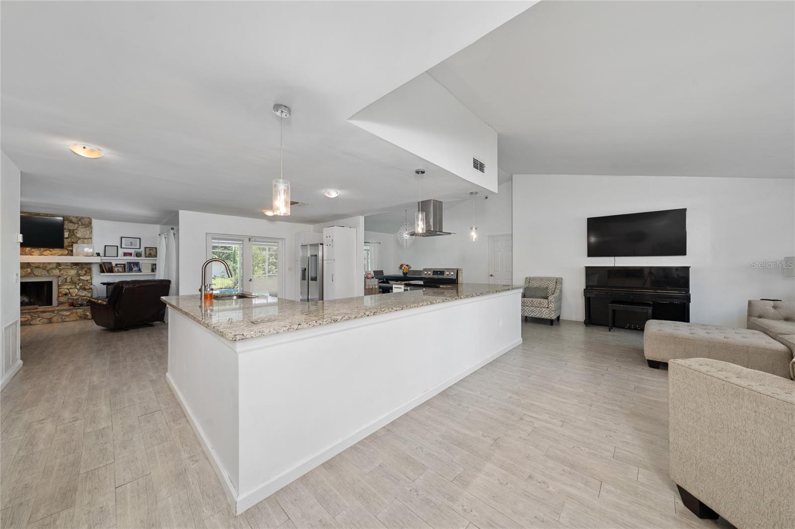 Image 4 of 33 For 8442 Cedar Cove Drive