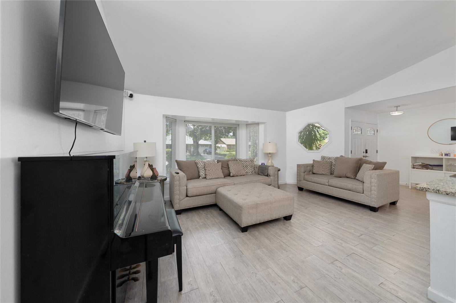 Image 5 of 33 For 8442 Cedar Cove Drive