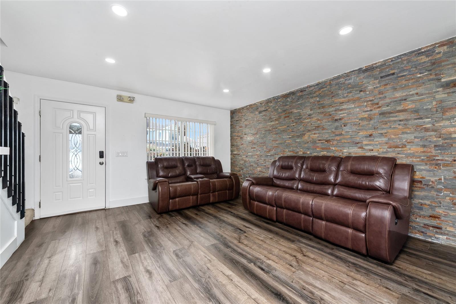 Image 19 of 47 For 1233 Sandbrook Drive