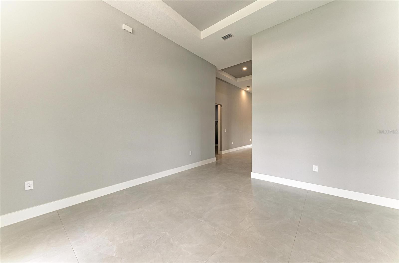 Image 18 of 54 For 8147 Tracy Circle