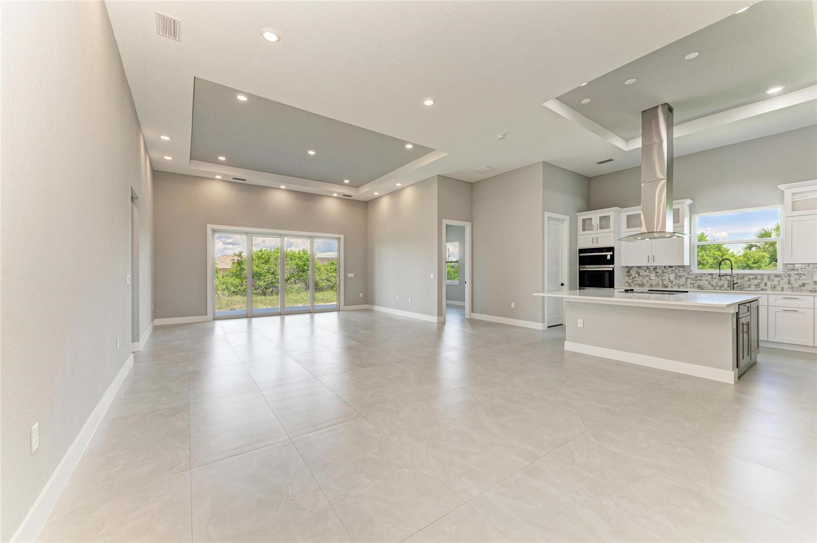 Image 20 of 54 For 8147 Tracy Circle