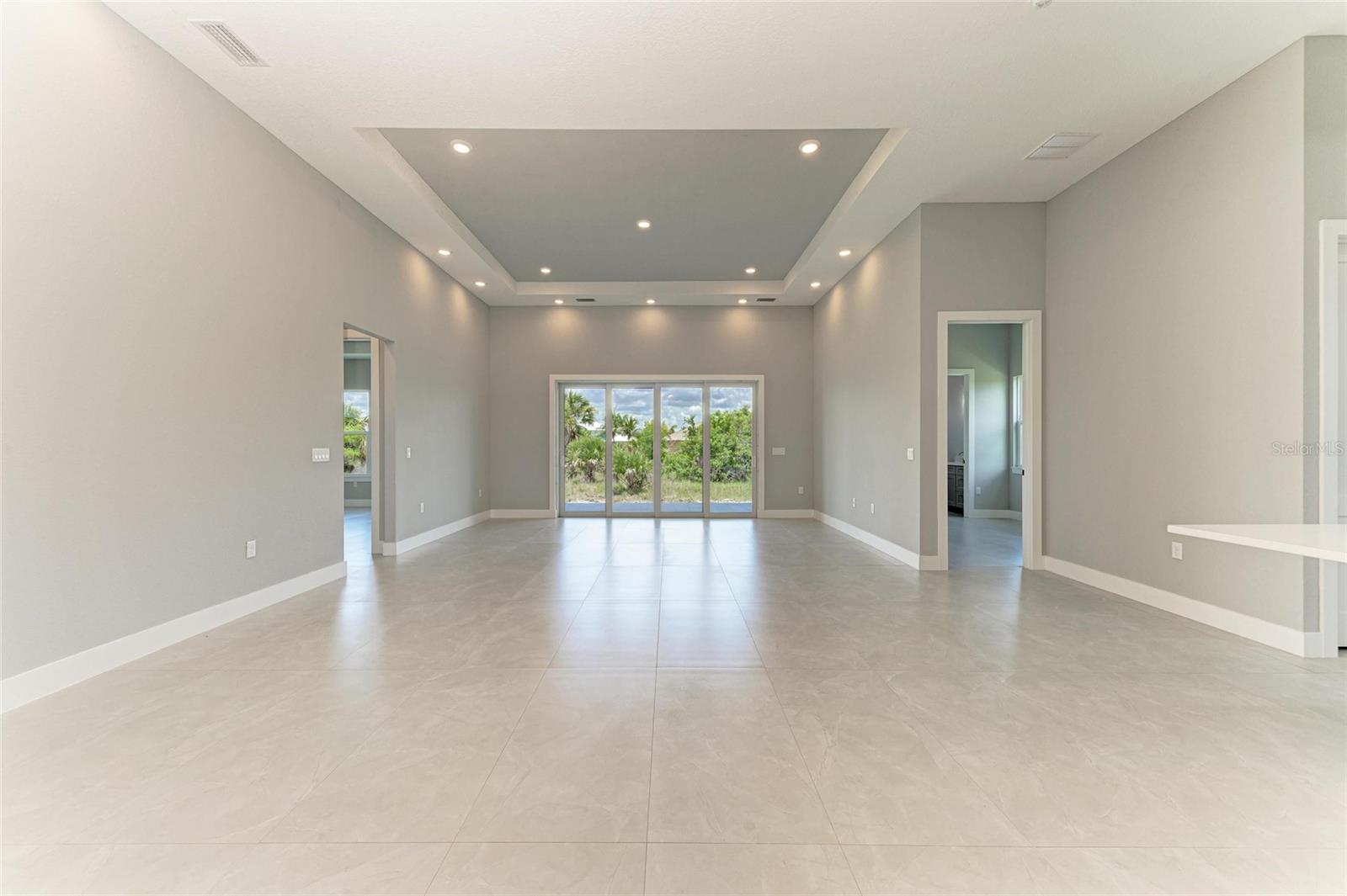Image 30 of 54 For 8147 Tracy Circle
