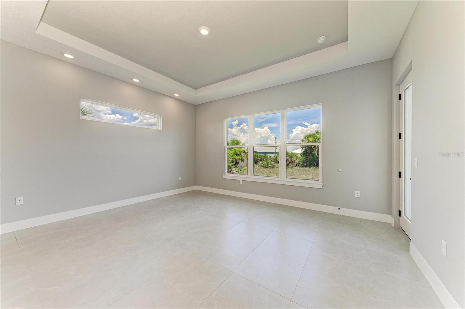 Image 37 of 54 For 8147 Tracy Circle