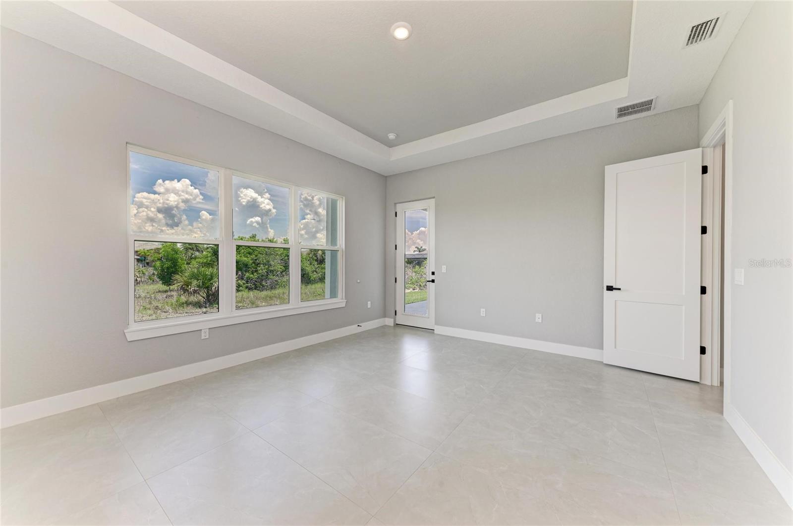 Image 38 of 54 For 8147 Tracy Circle