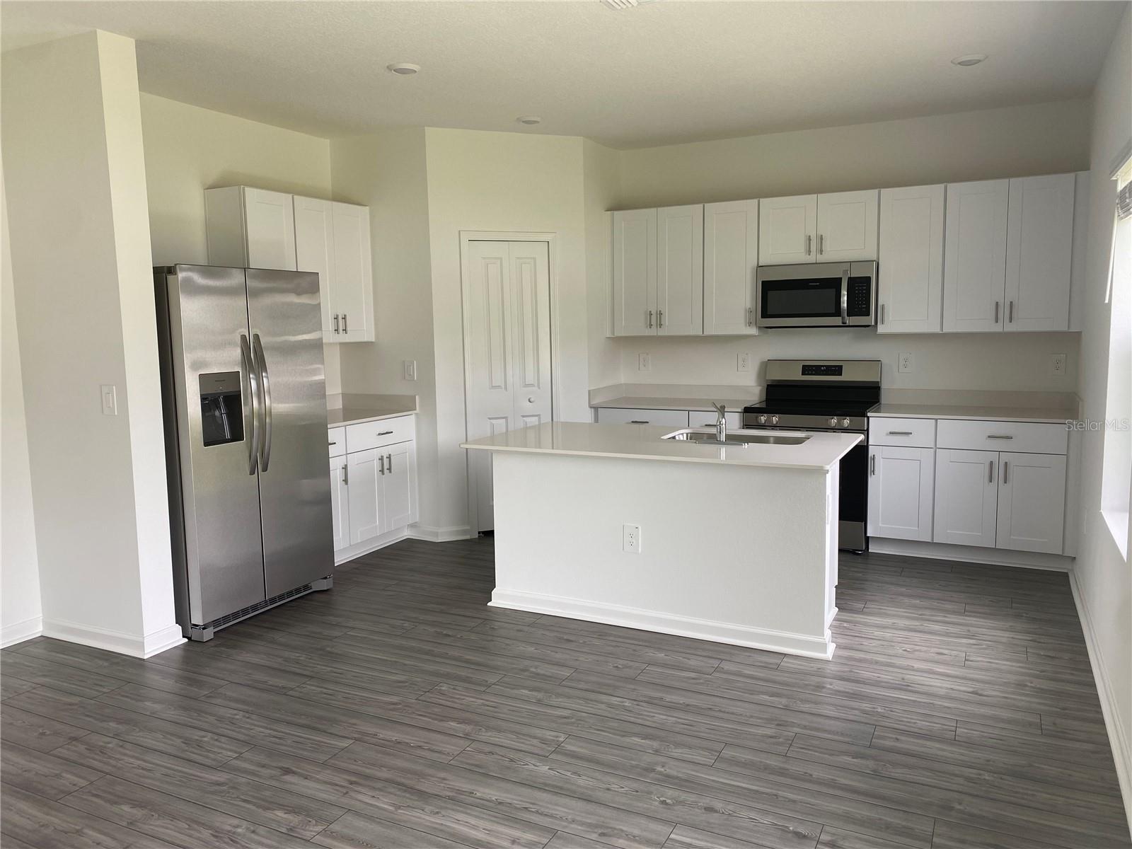 Image 6 of 43 For 4552 84 Street