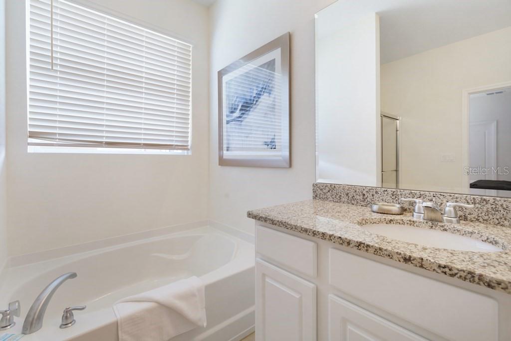 Image 16 of 34 For 8012 Oak Shadow Court
