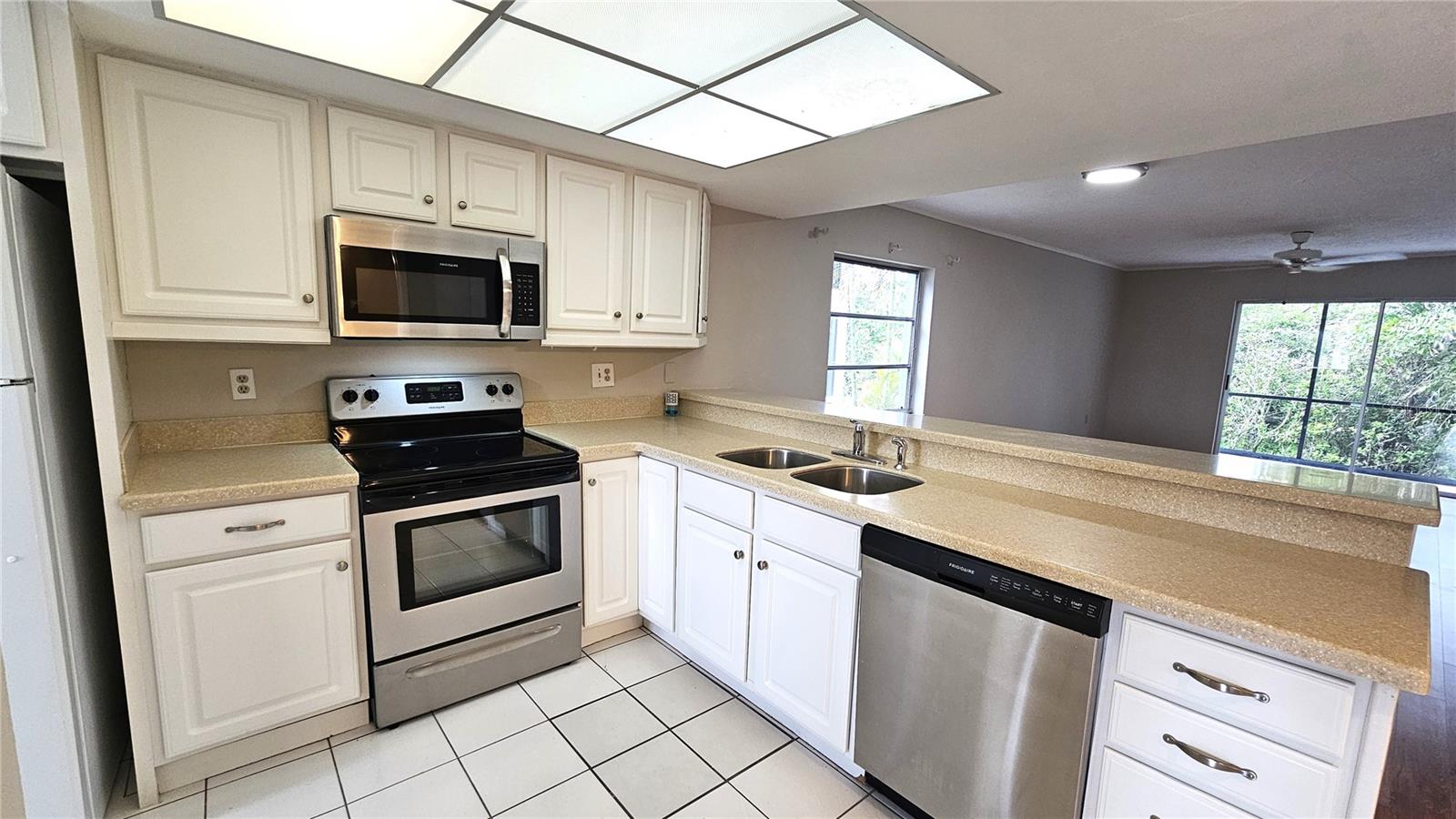 Image 3 of 31 For 6800 Placida Road 133